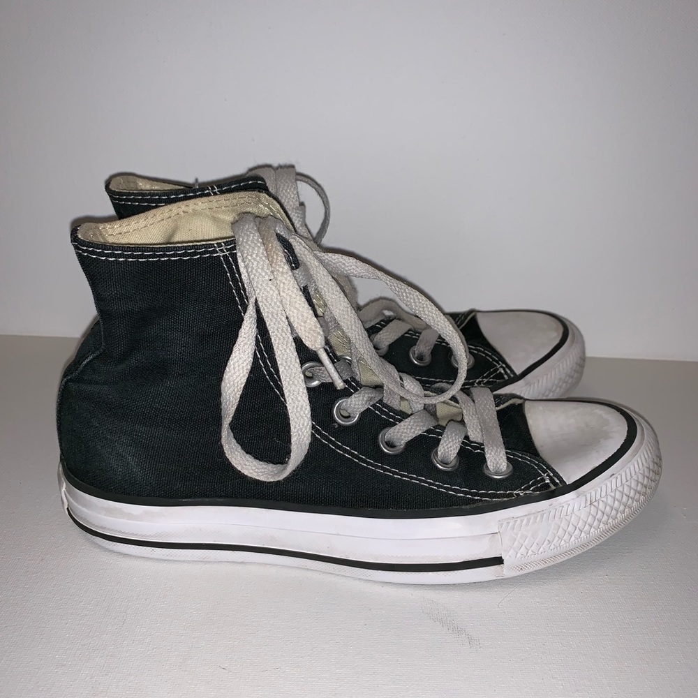 Converse Hi-Top Women Size 5